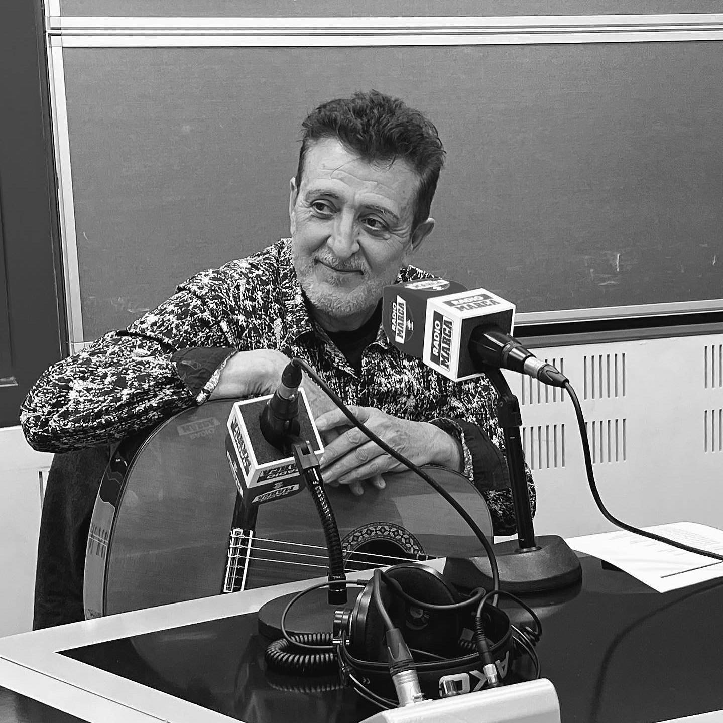 Manolo García, a Sara Carbonero: «Tocando me siento útil para mí y para los demás»