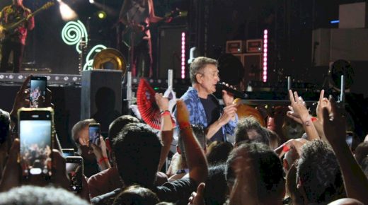 Un emocionado Manolo García llena el multiusos de Onda en el inicio de su gira