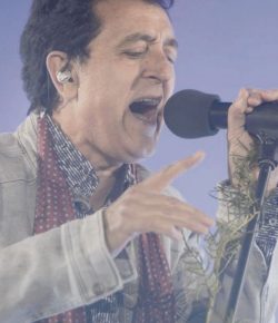 «Mi pretensión es lo humano, me dejo la vida para que quien me escuche sea feliz»