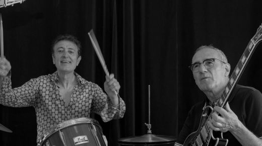 El último de la fila regresa, 25 años después, con ‘Desbarajuste piramidal’