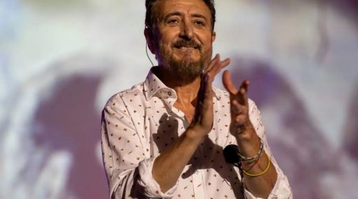 Manolo García: «Siempre hemos acabado a garrotazos. La estupidez humana y la crueldad siguen campeando, y a las pruebas me remito»