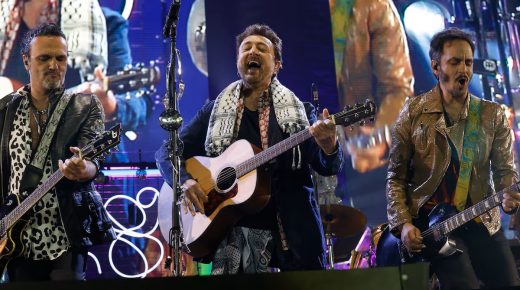 Manolo García convierte en mejores personas durante tres horas a 17.000 espectadores en Madrid