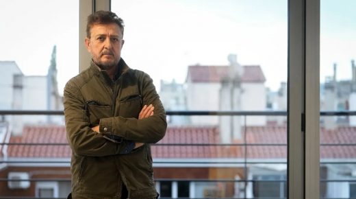 El cantante Manolo García se adentra en la narrativa: «Tengo clavado el puñal de sentir los abusos a que se somete al pueblo»