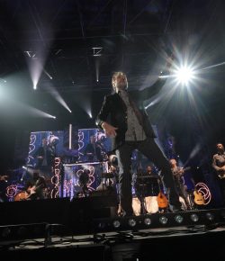 Manolo García canta por los afectados por la dana