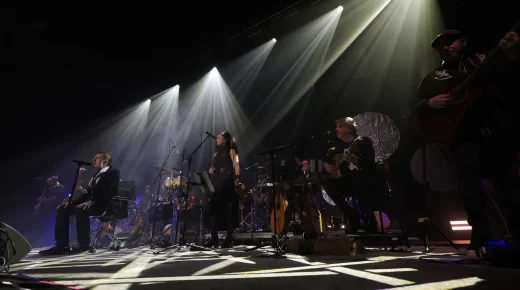 El incombustible Manolo García llena en La Línea con la gira de ‘Drapaires Poligoneros’, su décimo disco en solitario