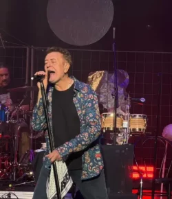 Manolo García convierte el Miguel Delibes en un refugio de canciones y memoria