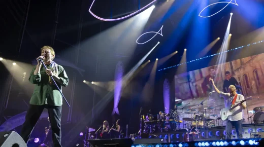 «Como decíamos ayer», el saludo de Manolo García en el primer concierto de El Último de la Fila en 30 años