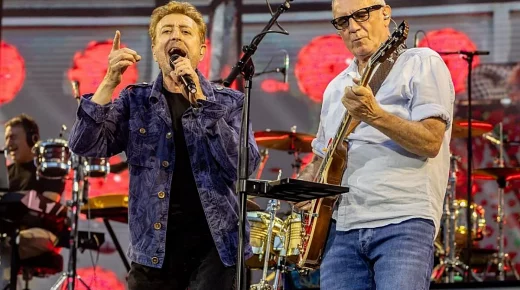 El Último de la Fila exhibe en directo su increíble imaginario musical